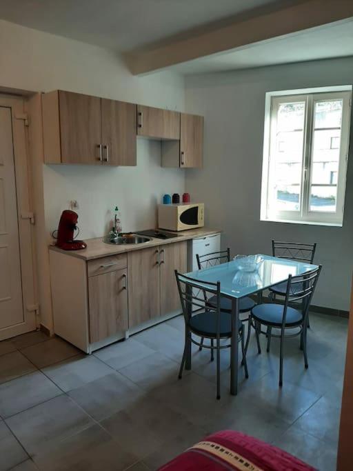 Appartement Confortable En Hyper Centre Parking Gratuit Dans La Rue Acces Avec Boite A Clee à Castres  Extérieur photo